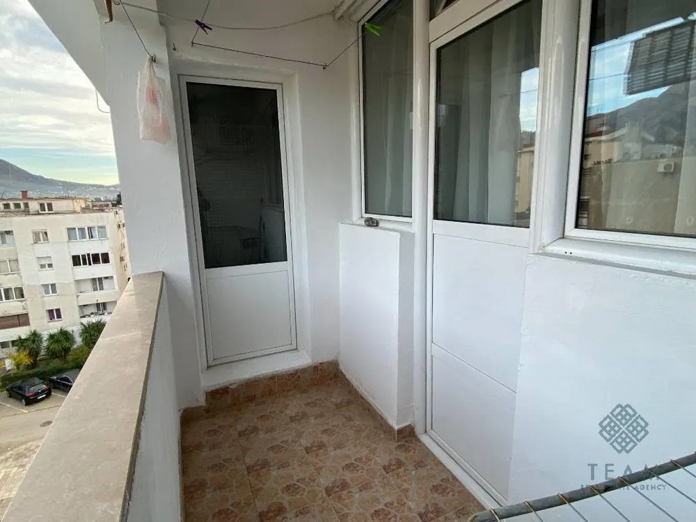 Rent, apartment, 74m², Centar, Bar