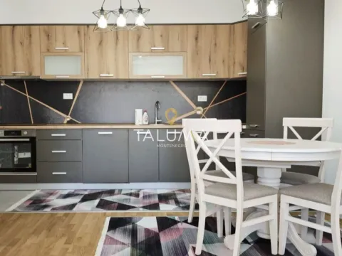 Izdavanje, dvosoban stan, 68m², Stara Varoš, Podgorica - image 4