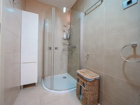 Prodaja, dvosoban stan, 94m², Budva, Crna Gora - image 11