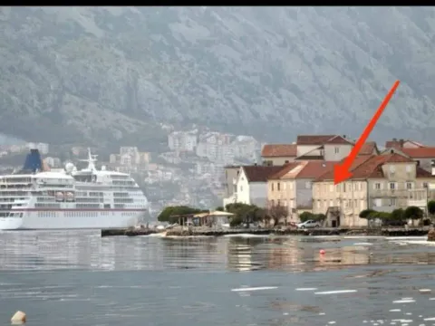 Sale, house, 235m², Prčanj, Kotor - image 1