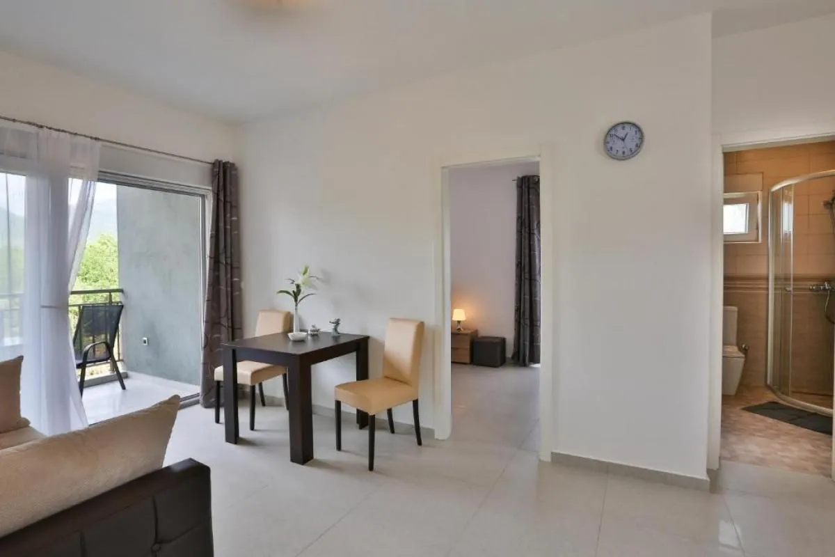 Prodaja, kuća, 469m², Đuraševići, Tivat
