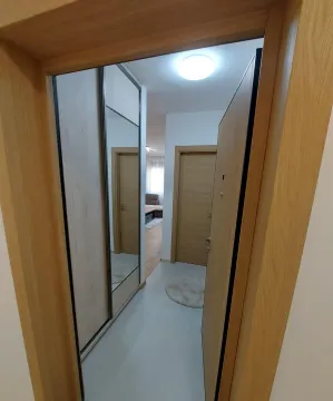 Izdavanje, jednosoban stan, 48m², Central Point, Podgorica - image 12