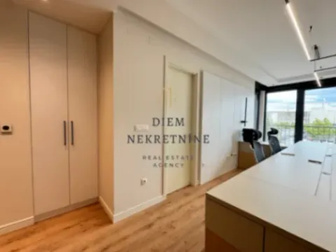 Izdavanje, poslovni prostor, 58m², Podgorica, Crna Gora - image 10