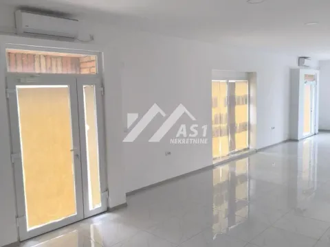 Rent, office space, 130m², Žabalj, Srbija - image 2