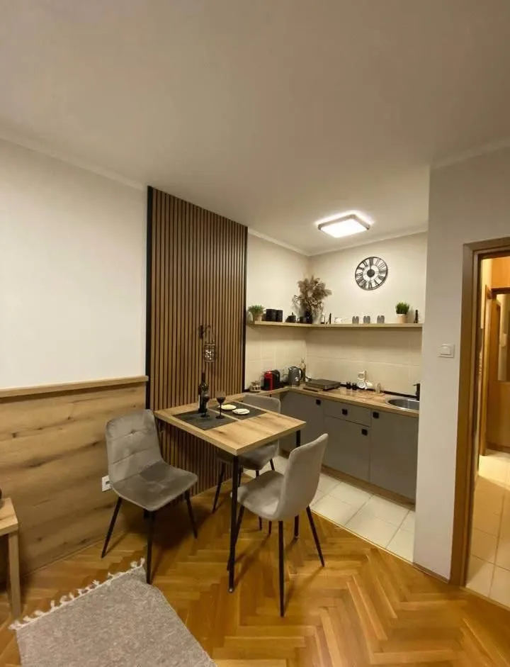 Prodaja, garsonjera, 24m², Blok 6, Podgorica