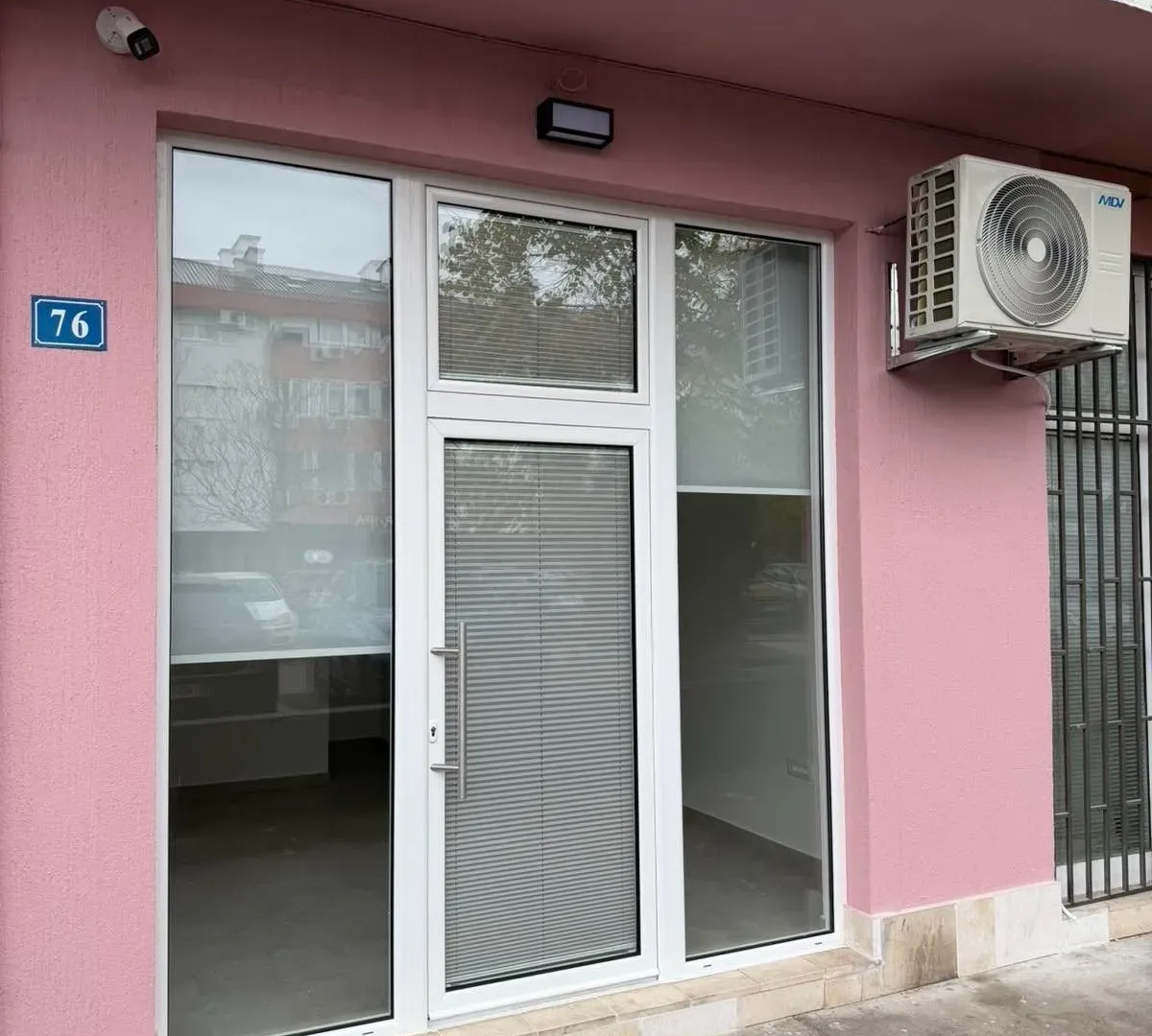 Rent, office space, 57m², Krivi Most, Podgorica