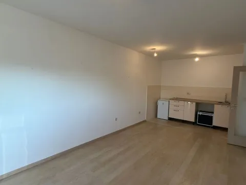 Rent, one bedroom apartment, 75m², City Kvart, Podgorica - image 10