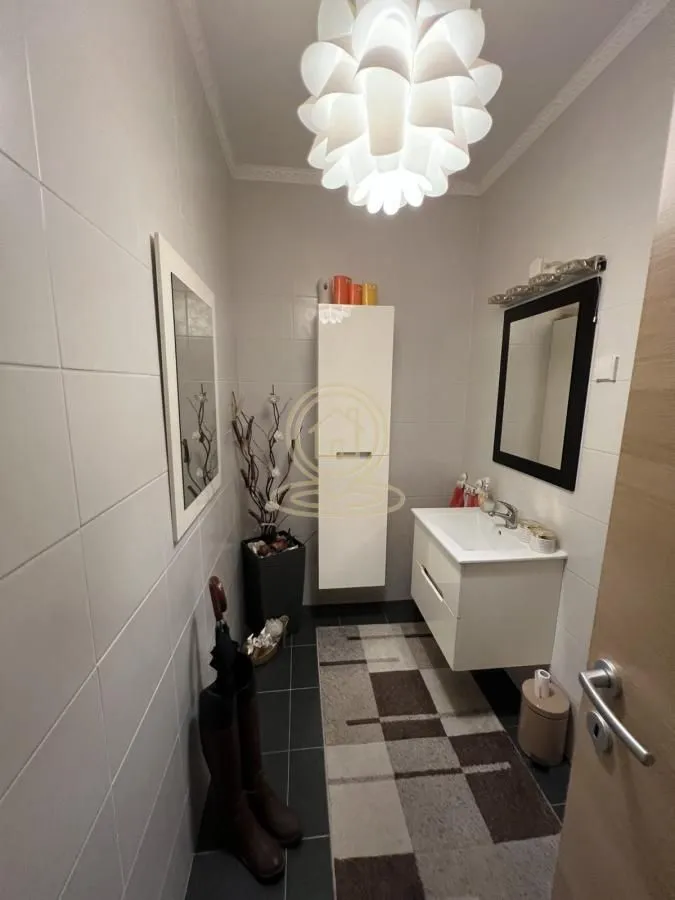 Prodaja, četvorosoban stan, 128m², Novo naselje, Novi Sad