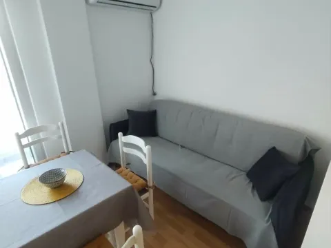 Izdavanje, jednosoban stan, 30m², Đenovići, Herceg Novi - image 1