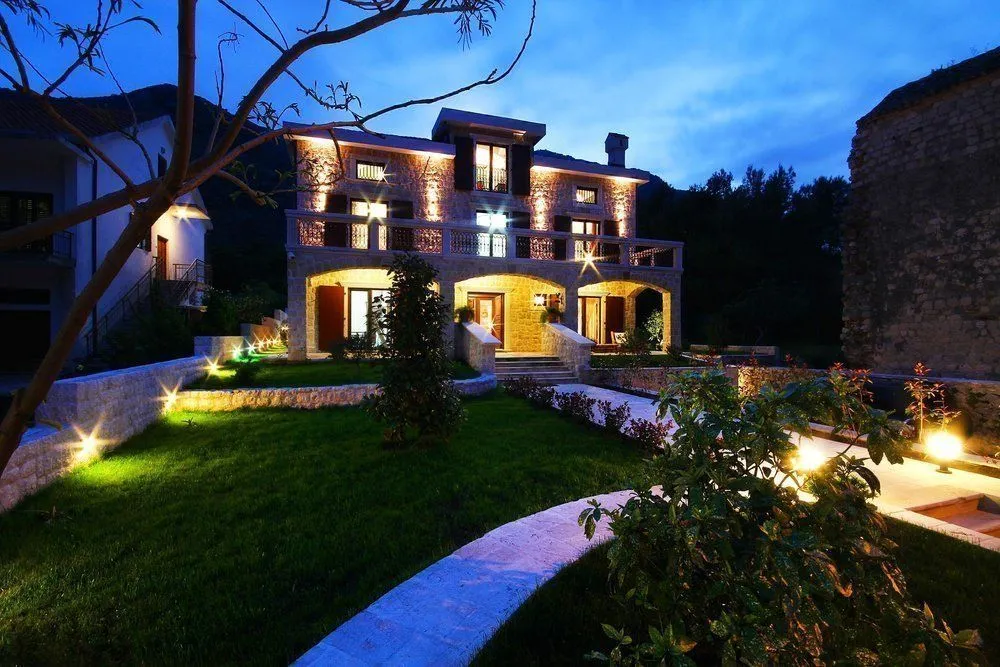 Sale, house, 497m², Prčanj, Kotor