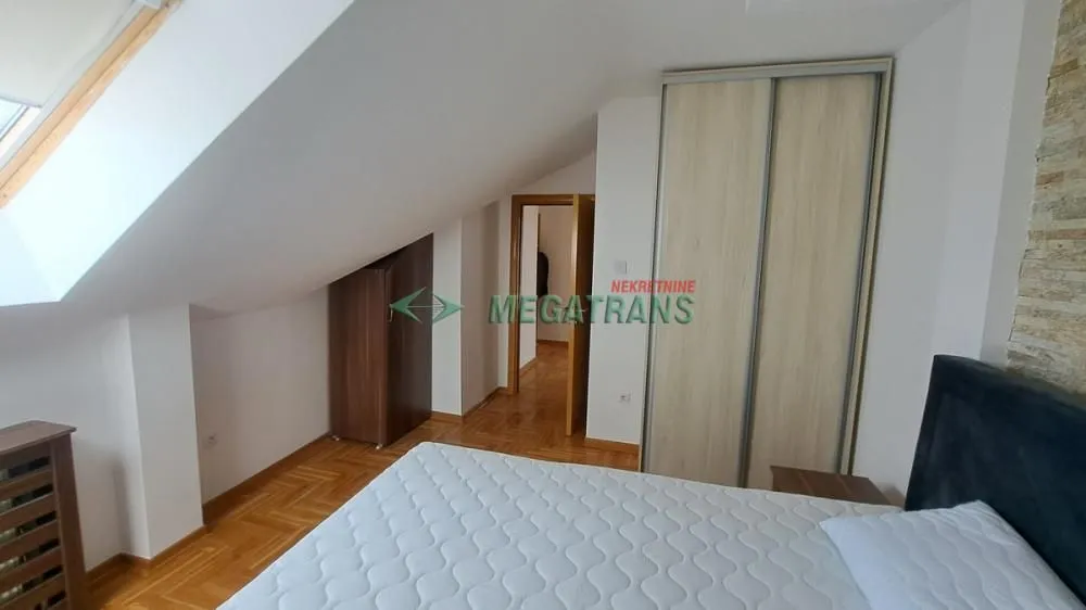 Izdavanje, četvorosoban stan, 103m², Grbavica, Novi Sad Sve Podlokacije