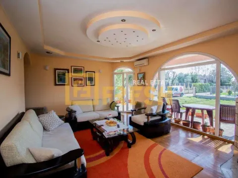 Prodaja, kuća, 180m², Donja Gorica, Podgorica - image 4