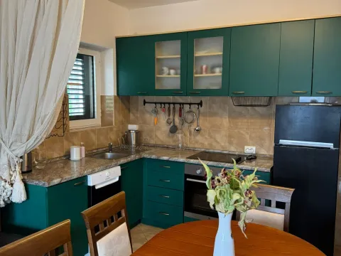 Rent, one bedroom apartment, 55m², Dobrota, Kotor - image 2