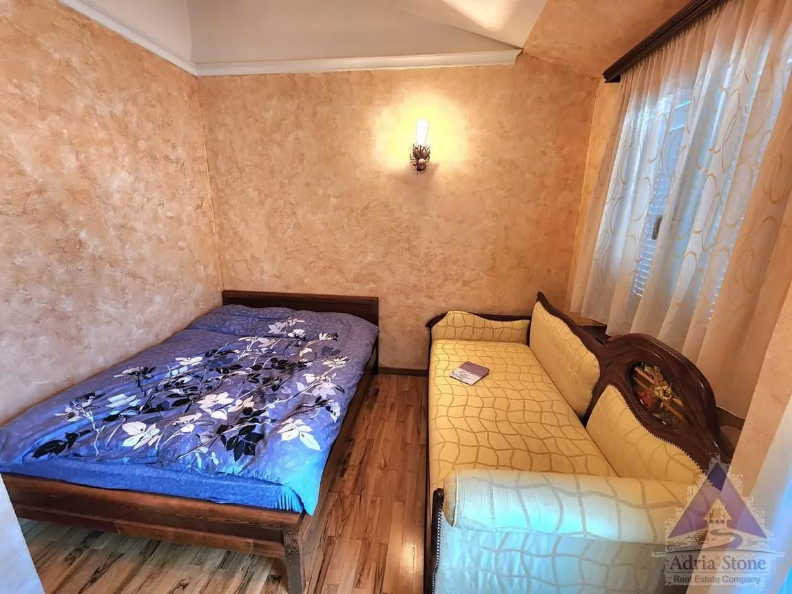 Prodaja, trosoban stan, 179m², Rozino, Budva