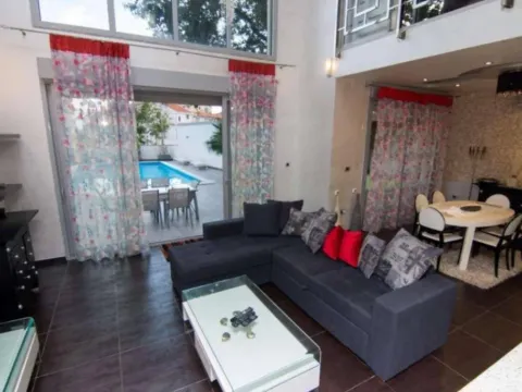 Rent, house, 300m², Budva, Crna Gora - image 4