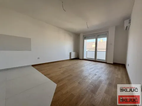 Prodaja, trosoban stan, 59m², Bulevar Evrope, Novi Sad Sve Podlokacije - image 2
