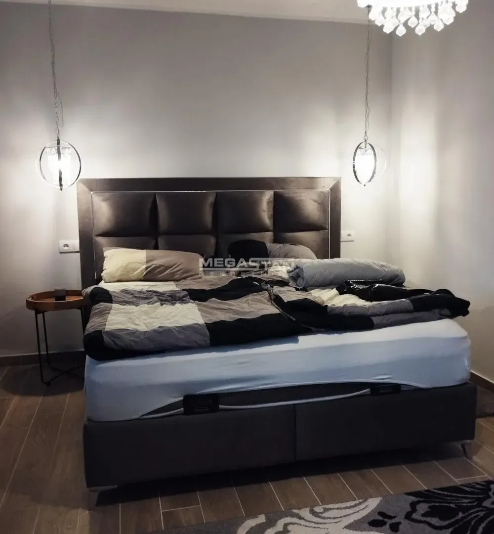 Prodaja, trosoban stan, 94m², Pančevo, Srbija
