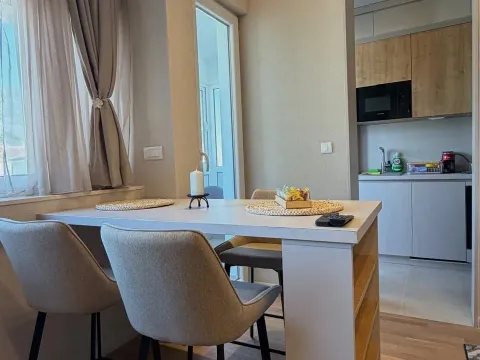 Izdavanje, jednosoban stan, 45m², Centar, Tivat - image 6