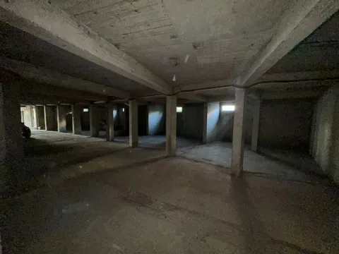 Izdavanje, poslovni prostor, 400m², Centar, Podgorica - image 2