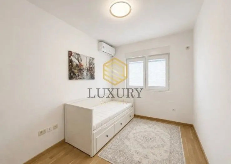 Rent, two bedroom apartment, 71m², City Kvart, Podgorica