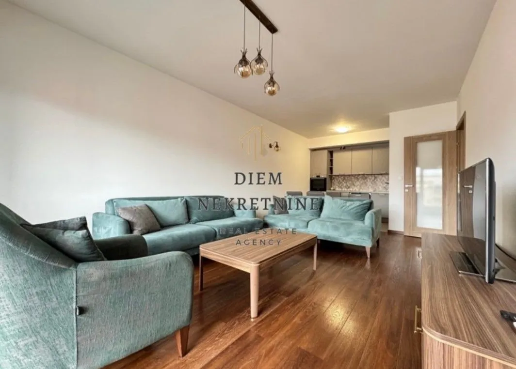 Izdavanje, dvosoban stan, 70m², Master Kvart, Podgorica