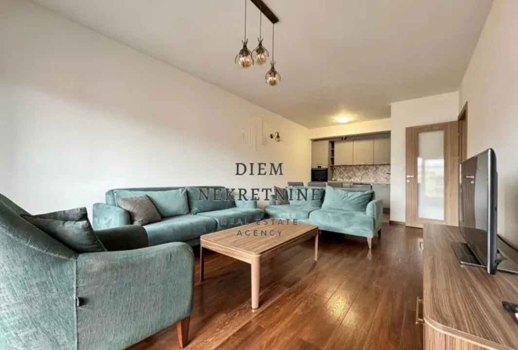 Izdavanje, dvosoban stan, 70m², Master Kvart, Podgorica