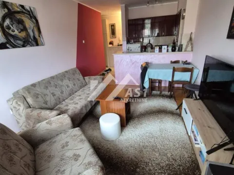 Stan in Adamovićevo Naselje