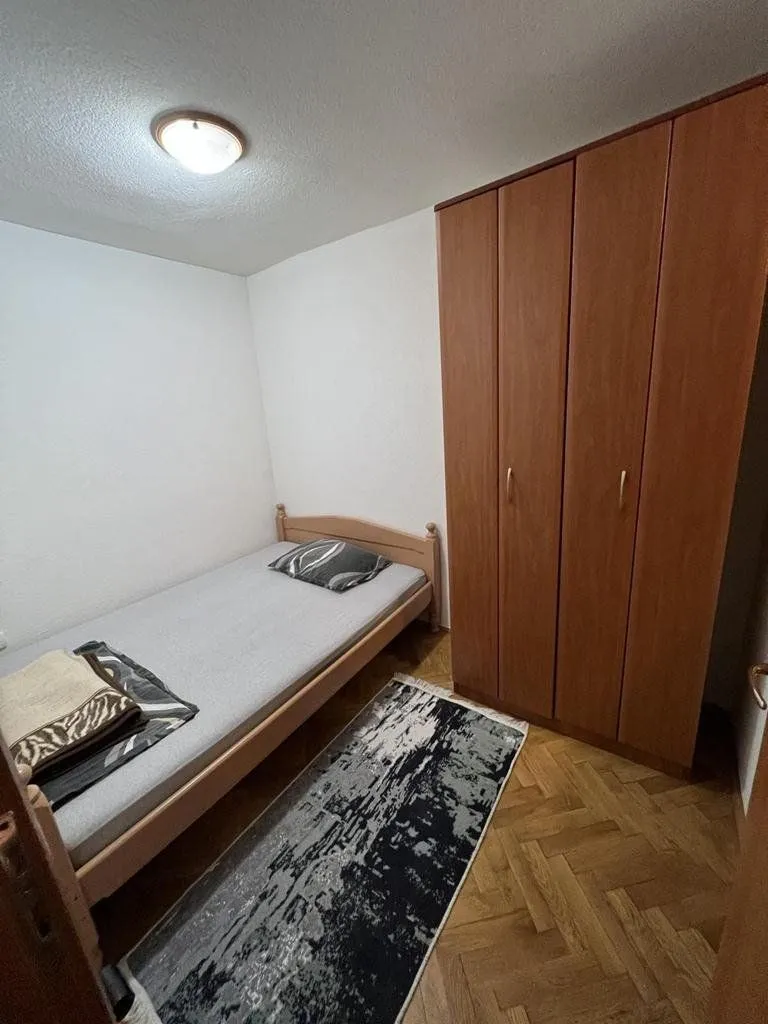 Rent, one bedroom apartment, 40m², Blok 5, Podgorica