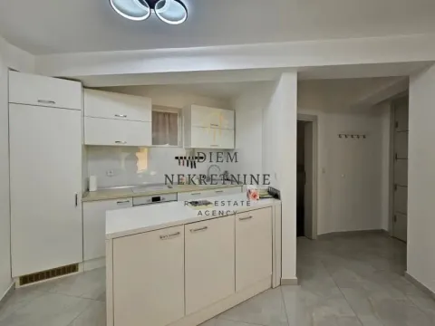 Izdavanje, trosoban stan, 120m², Ilino, Bar - image 9