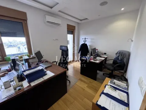 Izdavanje, četvorosoban stan, 140m², Šumice, Beograd - image 10