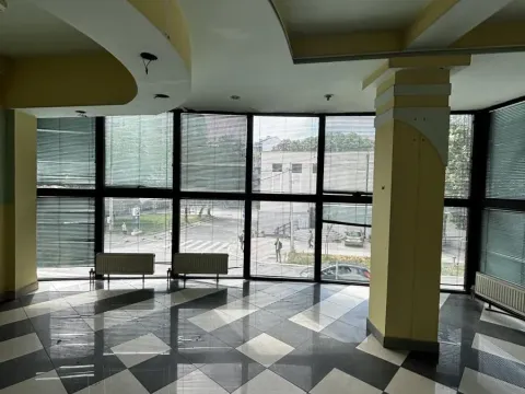 Izdavanje, poslovni prostor, 450m², Medijana, Niš - image 14
