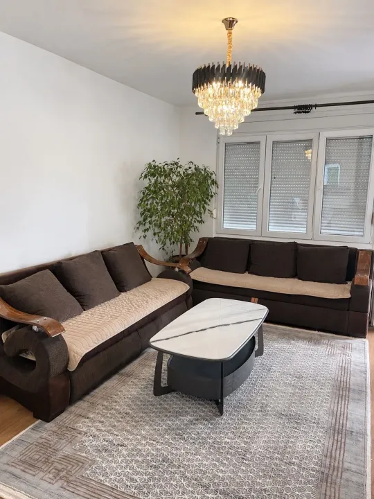 Izdavanje, trosoban stan, 80m², Centar, Bar