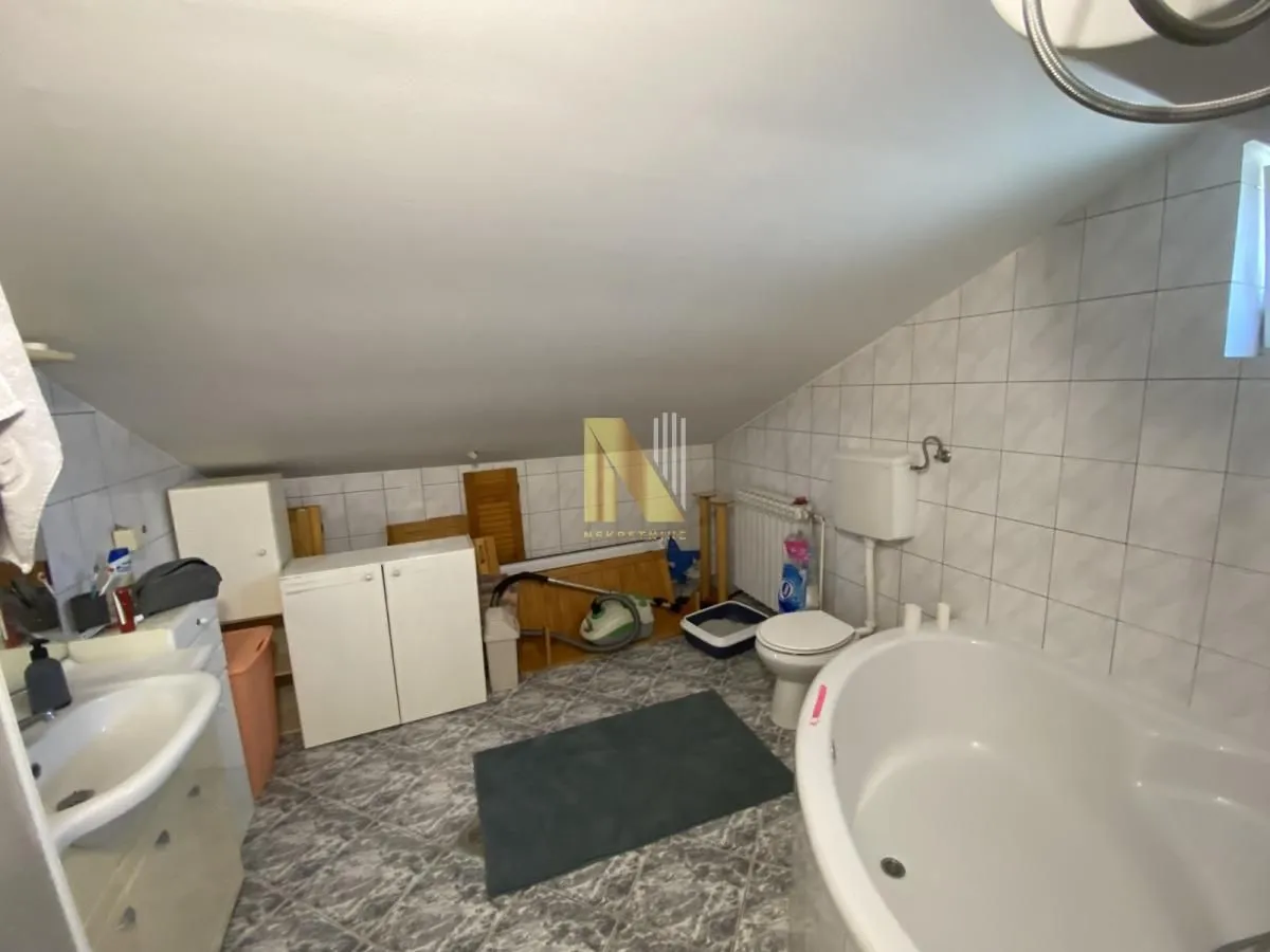 Prodaja, kuća, 223m², Sremska Kamenica, Petrovaradin