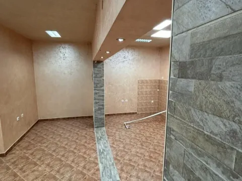 Izdavanje, poslovni prostor, 44m², Centar, Jagodina - image 6