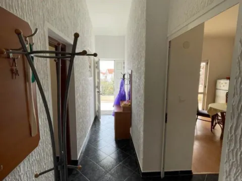 Izdavanje, dvosoban stan, 80m², Šušanj, Bar - image 6