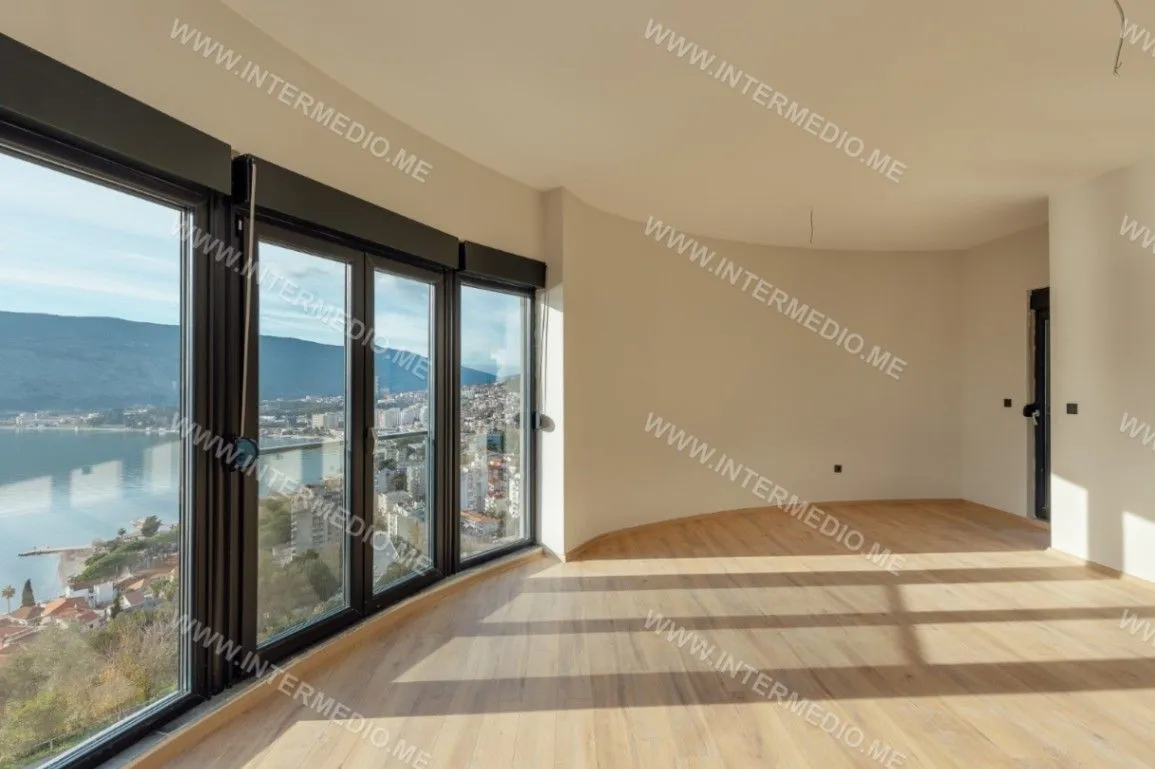 Prodaja, trosoban stan, 122m², Topla, Herceg Novi