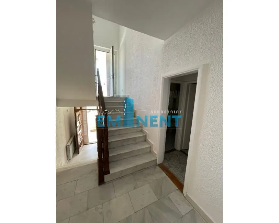 Sale, house, 600m², Voždovačka Crkva, Voždovac Sve Podlokacije