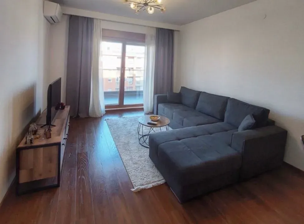 Izdavanje, jednosoban stan, 49m², Master Kvart, Podgorica