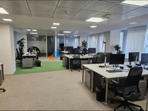 Rent, office space, 300m², Stari Grad, Beograd - image 1