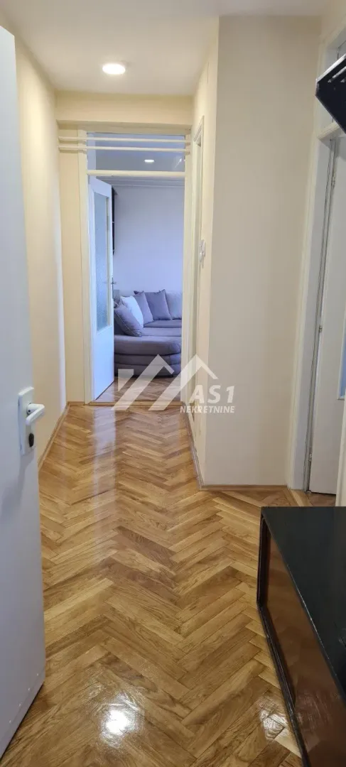 Izdavanje, jednosoban stan, 42m², Sajam, Novi Sad Sve Podlokacije