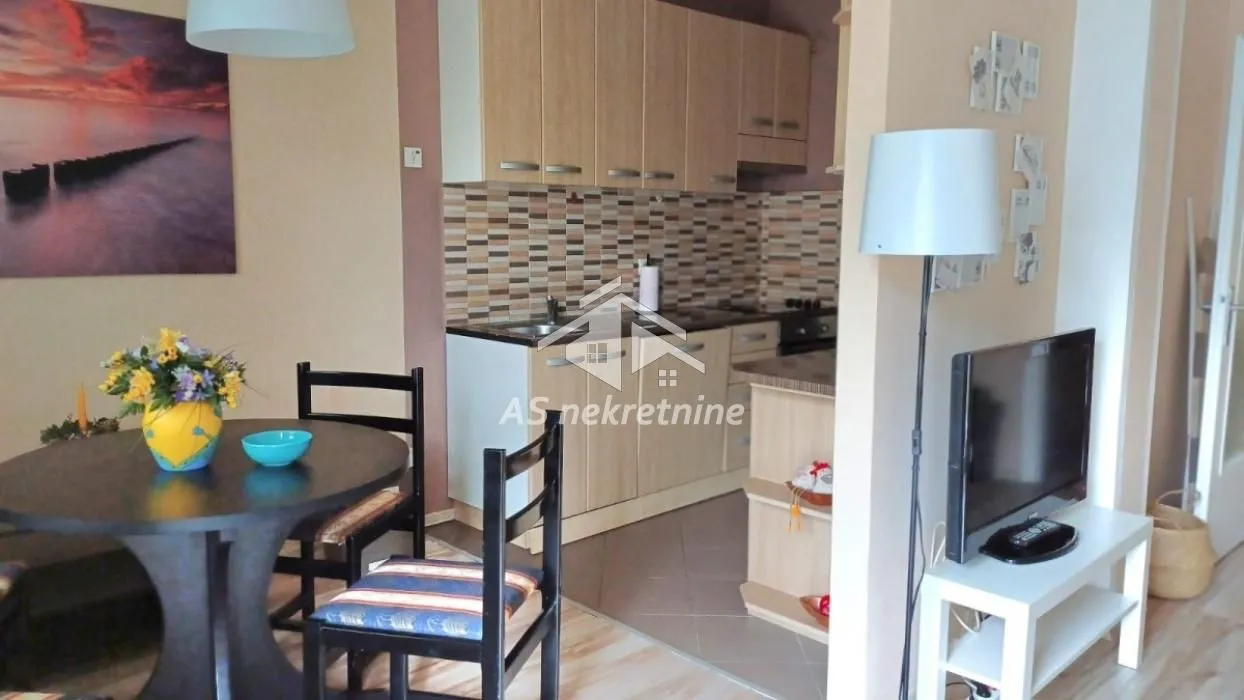 Izdavanje, dvosoban stan, 58m², Crveni Krst, Beograd
