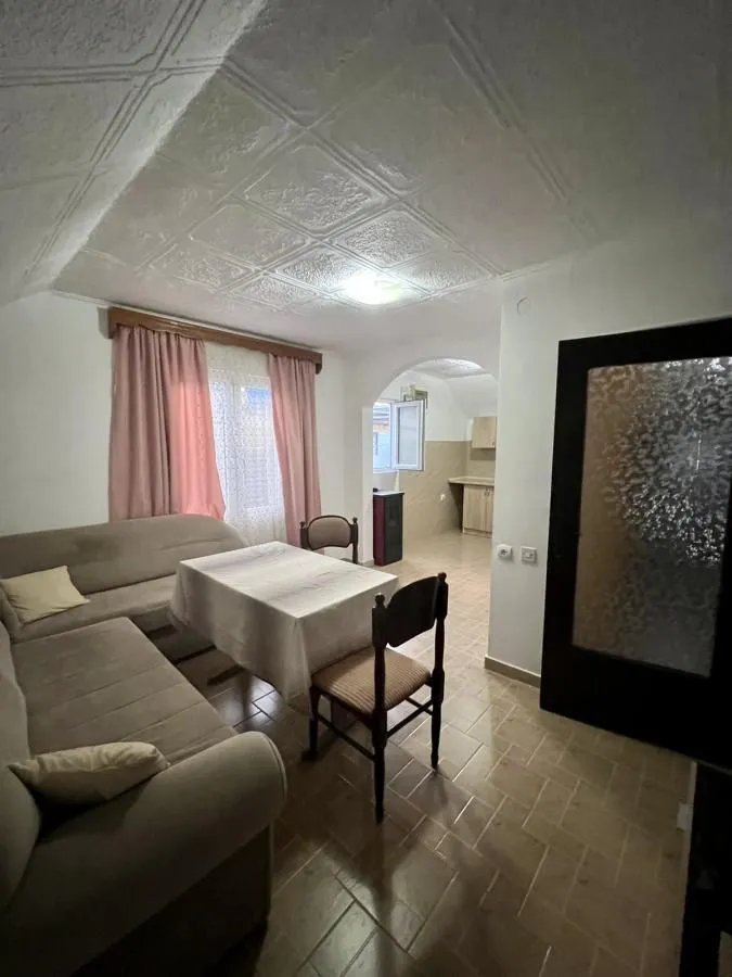 Prodaja, dvosoban stan, 57m², Haj-Nehaj, Bar