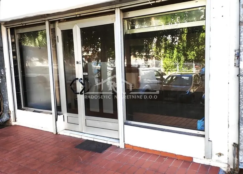 Izdavanje, poslovni prostor, 38m², Cerak, Beograd