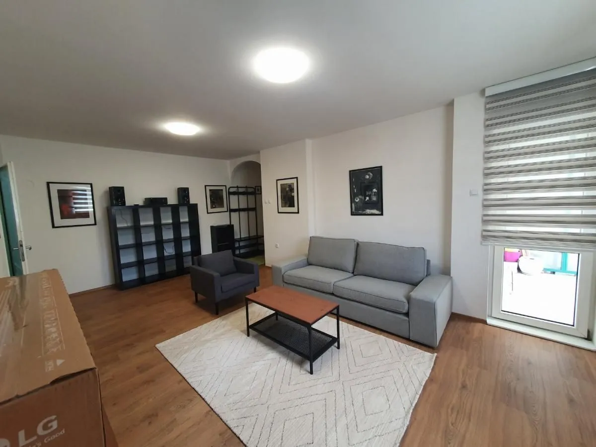 Izdavanje, dvosoban stan, 54m², Grbavica, Novi Sad Sve Podlokacije