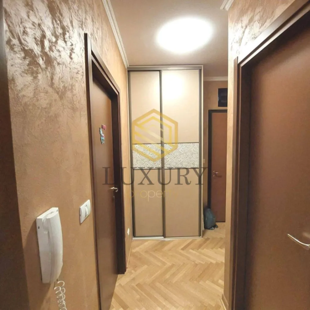Izdavanje, dvosoban stan, 88m², City Kvart, Podgorica