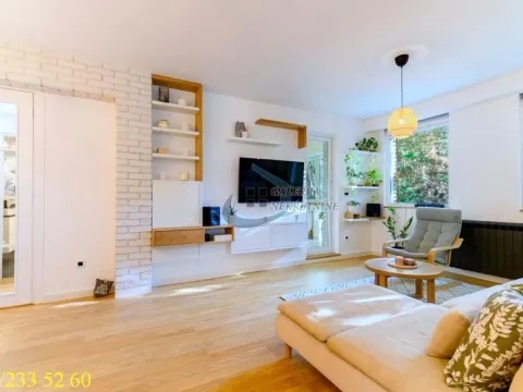 Sale, three bedroom apartment, 74m², Višnjička Banja, Palilula Sve Podlokacije - image 2