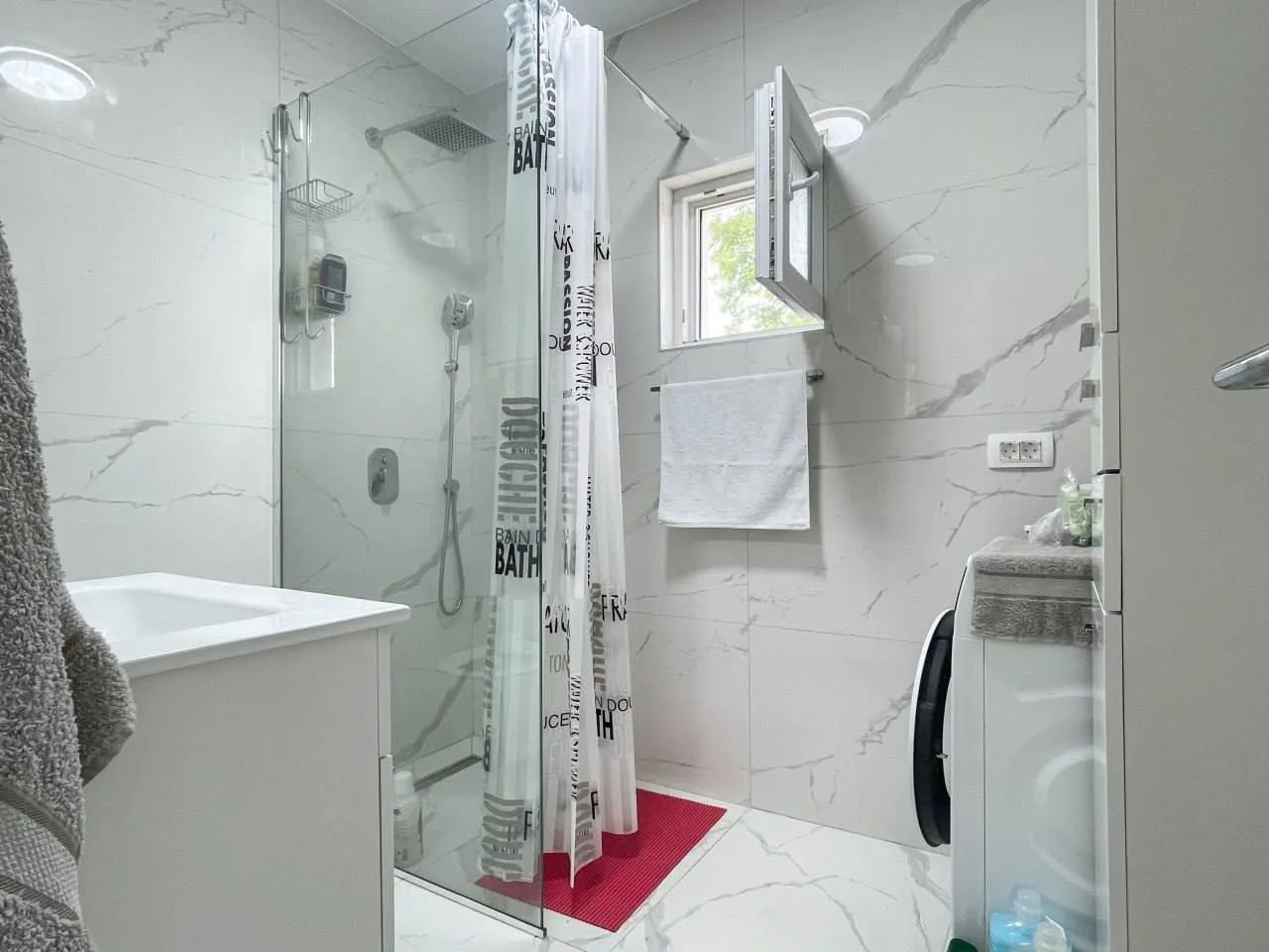 Rent, one bedroom apartment, 45m², Bečići, Budva