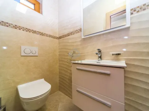 Sale, house, 200m², Rogami, Podgorica - image 21