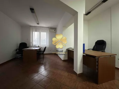 Izdavanje, jednosoban stan, 45m², Centar, Podgorica - image 3