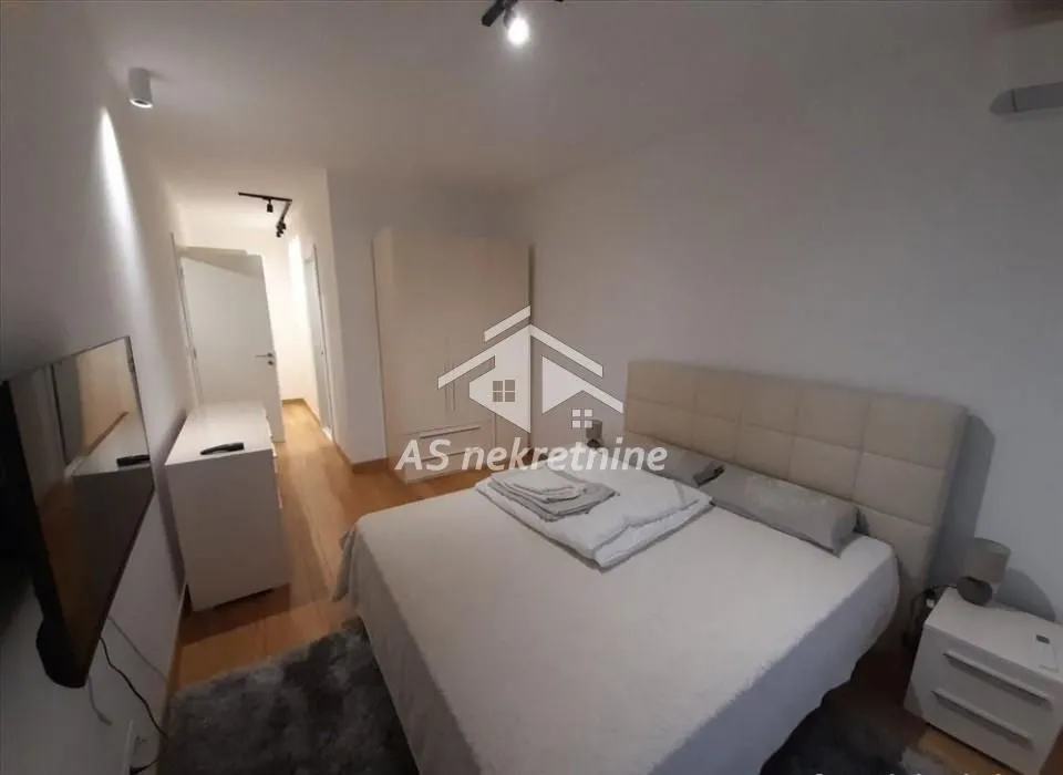 Rent, four bedroom apartment, 105m², Novi Beograd Blok 65, Novi Beograd Sve Podlokacije